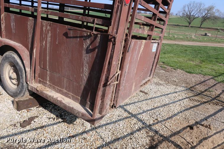 image for item EL9284 1988 Ponderosa livestock trailer