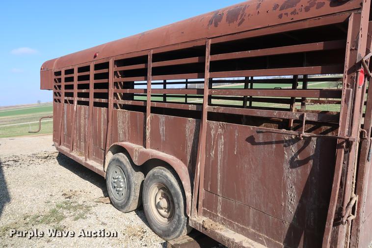 image for item EL9284 1988 Ponderosa livestock trailer