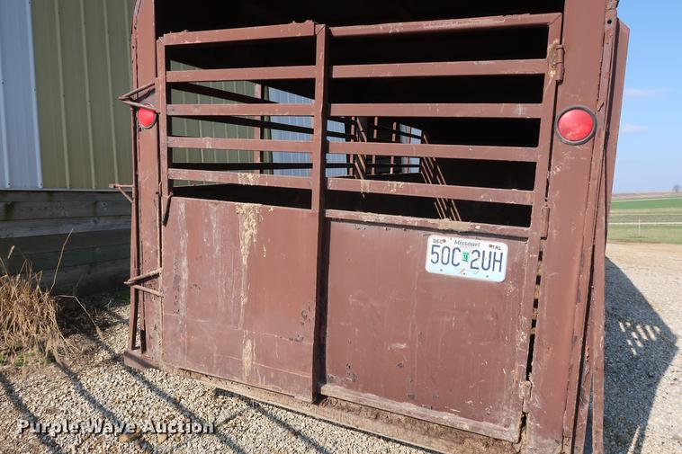 image for item EL9284 1988 Ponderosa livestock trailer