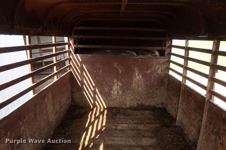 image for item EL9284 1988 Ponderosa livestock trailer