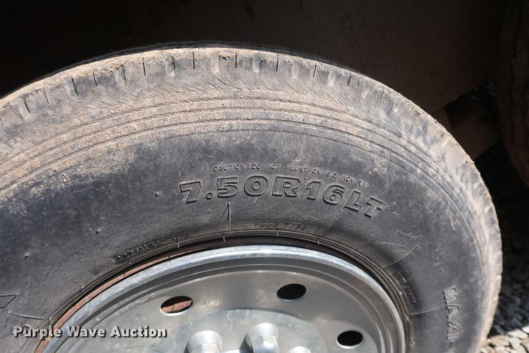 image for item EL9284 1988 Ponderosa livestock trailer