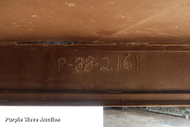 image for item EL9284 1988 Ponderosa livestock trailer