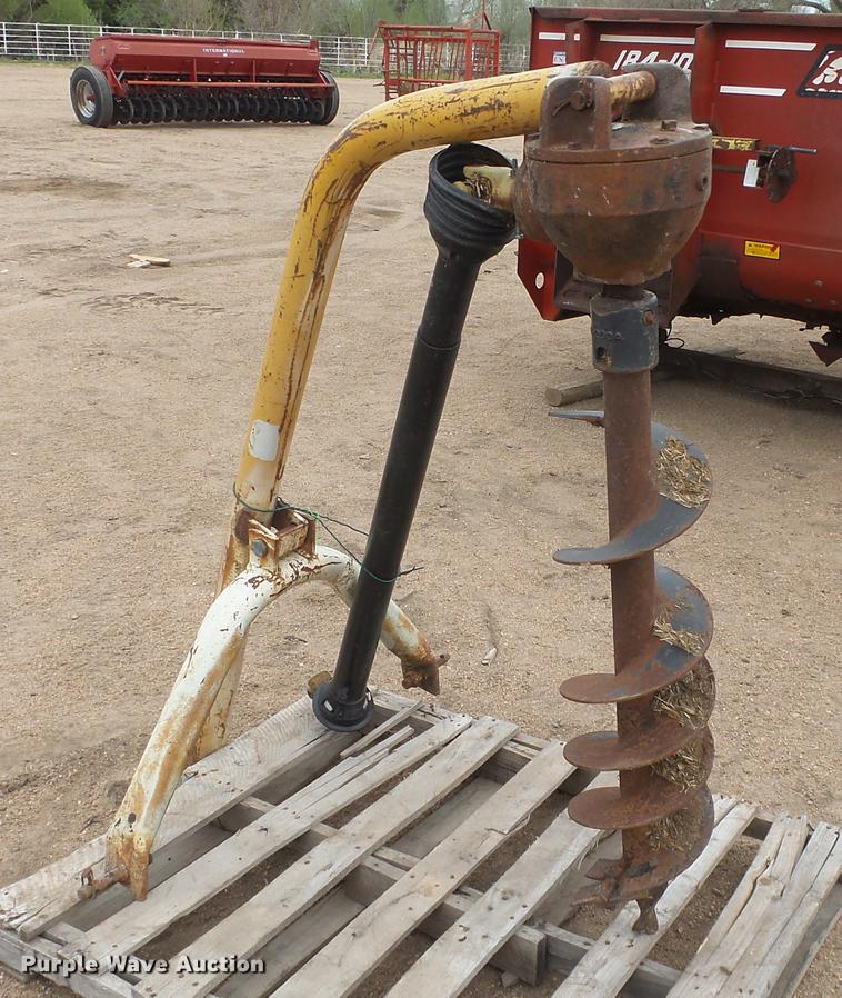 Post hole auger in Kinsley, KS Item EZ9583 sold Purple Wave