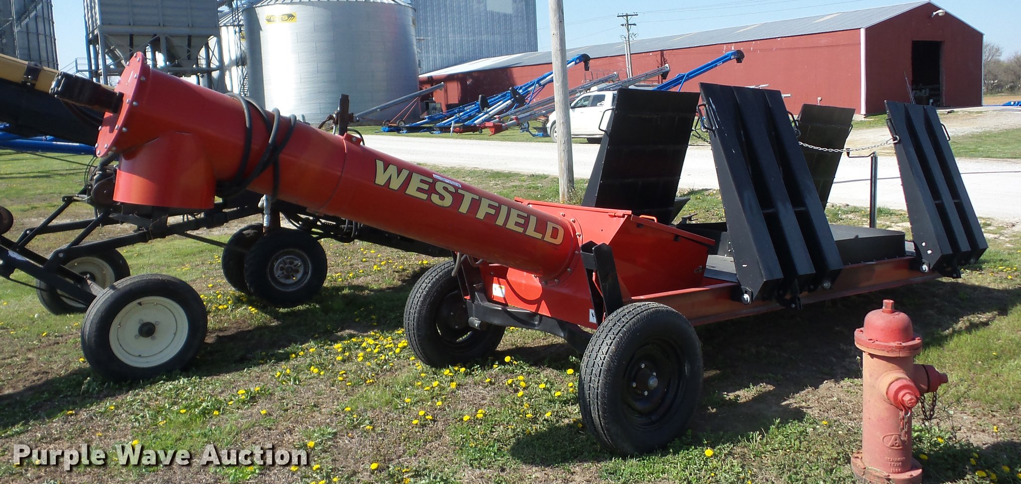 Westfield drive over grain pit in Liberal, MO Item AY9523 sold