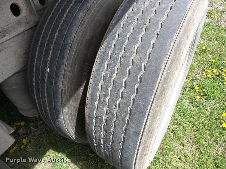 image for item AY9514 2000 Fontaine IFTW-6-8053SLAWK flatbed trailer