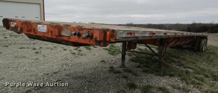 image for item DC4290 1994 Fruehauf PAANF2S48N flatbed trailer