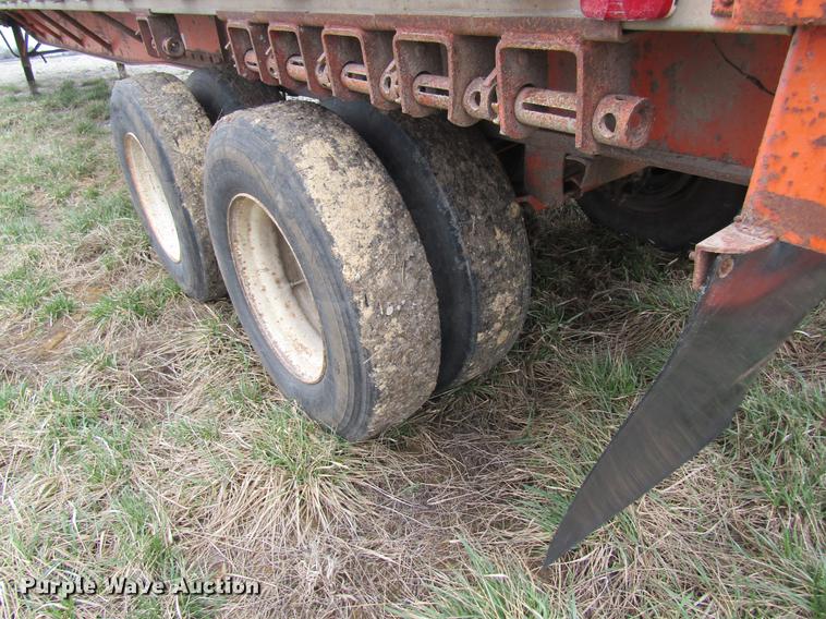 image for item DC4290 1994 Fruehauf PAANF2S48N flatbed trailer