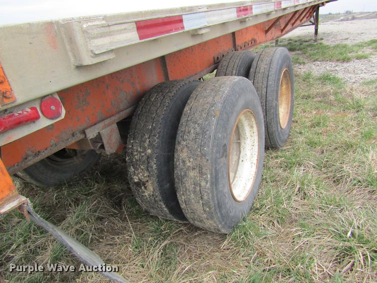 image for item DC4290 1994 Fruehauf PAANF2S48N flatbed trailer