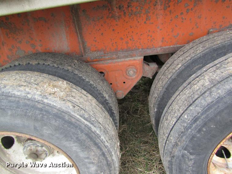 image for item DC4290 1994 Fruehauf PAANF2S48N flatbed trailer