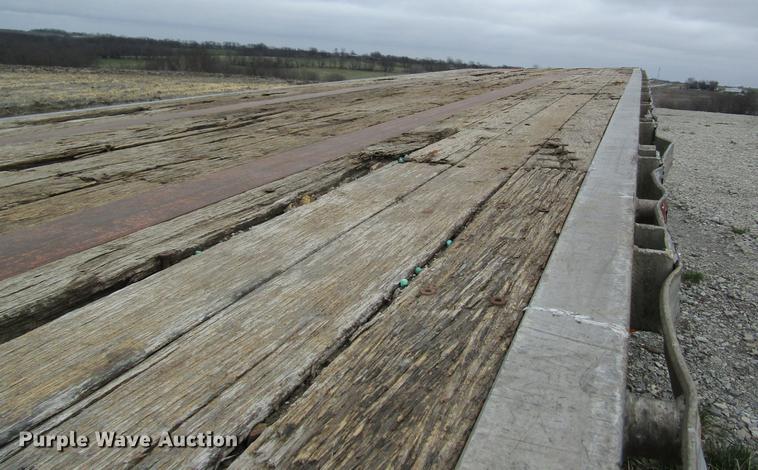 image for item DC4290 1994 Fruehauf PAANF2S48N flatbed trailer