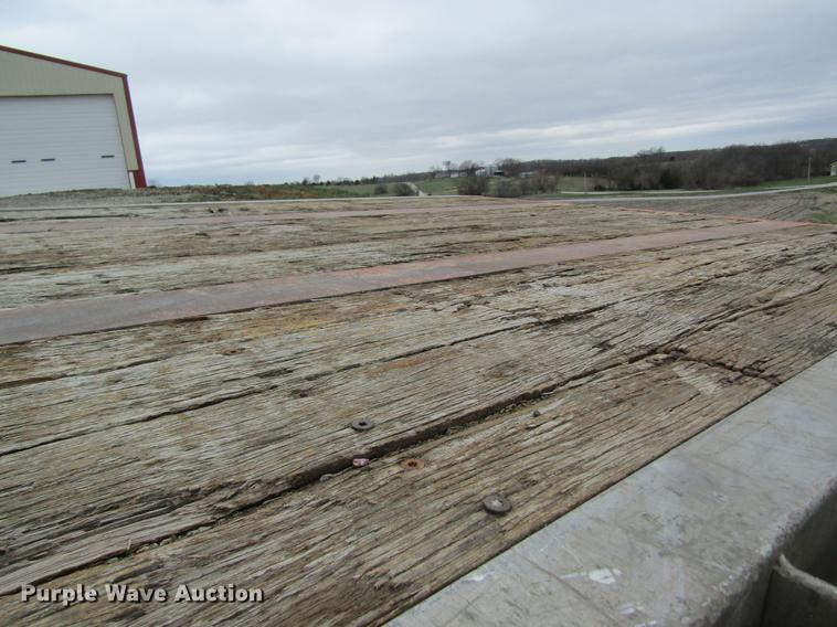 image for item DC4290 1994 Fruehauf PAANF2S48N flatbed trailer