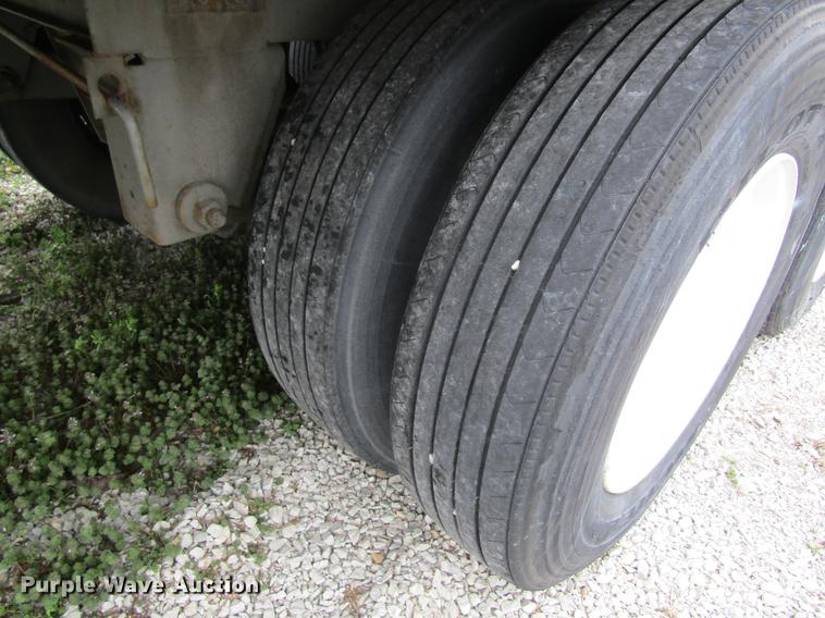 image for item DC4292 2000 Wabash dry van trailer