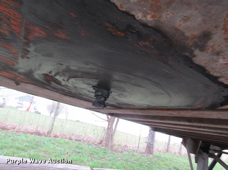 image for item DC4292 2000 Wabash dry van trailer