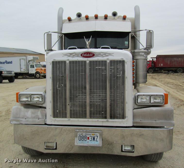 image for item DC4306 2000 Peterbilt 379 semi truck