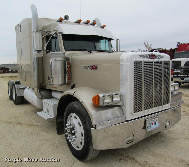 image for item DC4306 2000 Peterbilt 379 semi truck