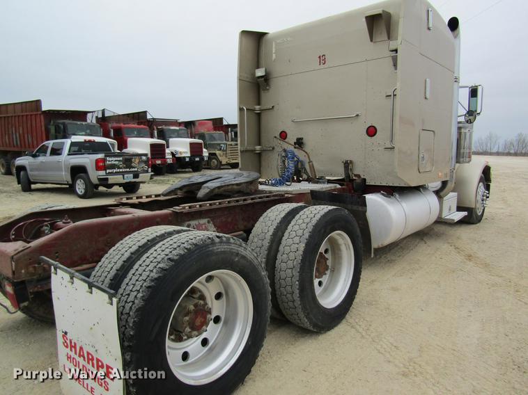 image for item DC4306 2000 Peterbilt 379 semi truck