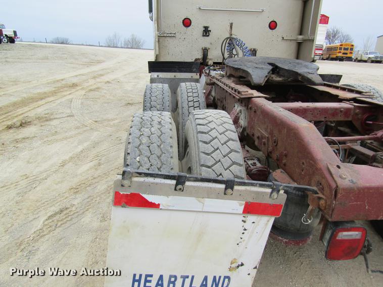 image for item DC4306 2000 Peterbilt 379 semi truck