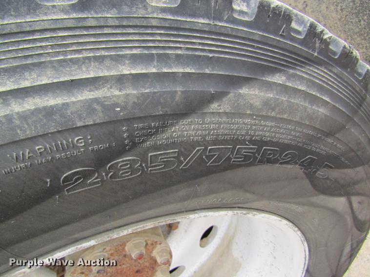 image for item DC4306 2000 Peterbilt 379 semi truck