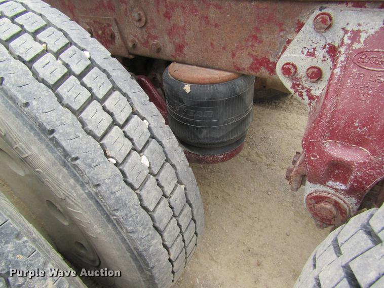 image for item DC4306 2000 Peterbilt 379 semi truck