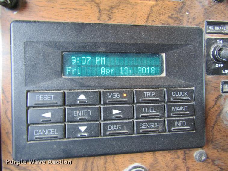 image for item DC4306 2000 Peterbilt 379 semi truck