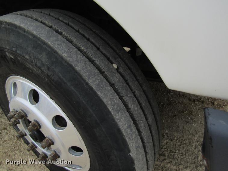 image for item DC4307 2007 Freightliner Columbia semi truck