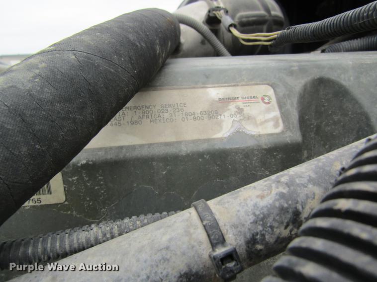 image for item DC4307 2007 Freightliner Columbia semi truck