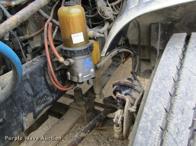 image for item DC4307 2007 Freightliner Columbia semi truck