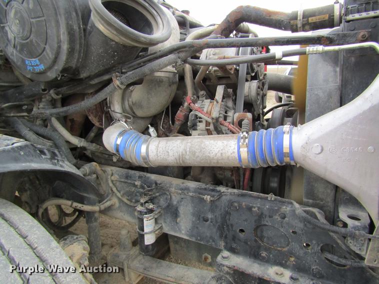 image for item DC4307 2007 Freightliner Columbia semi truck