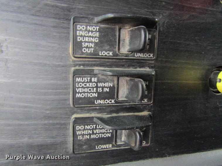 image for item DC4307 2007 Freightliner Columbia semi truck