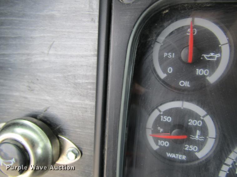 image for item DC4307 2007 Freightliner Columbia semi truck