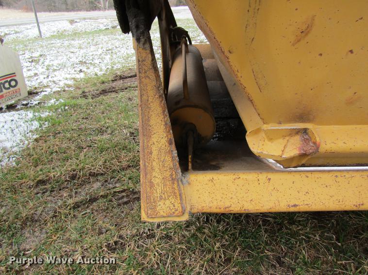 image for item DC4313 1995 Load King 2060-40-2 bottom dump trailer