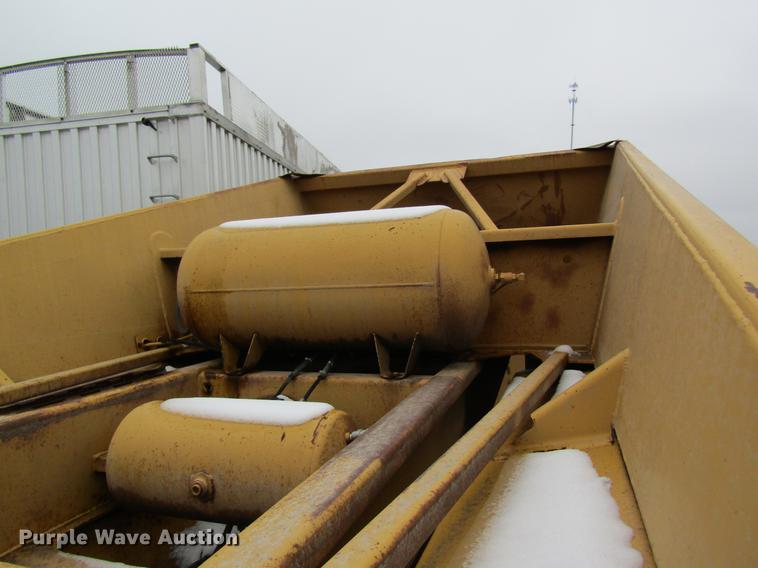 image for item DC4313 1995 Load King 2060-40-2 bottom dump trailer