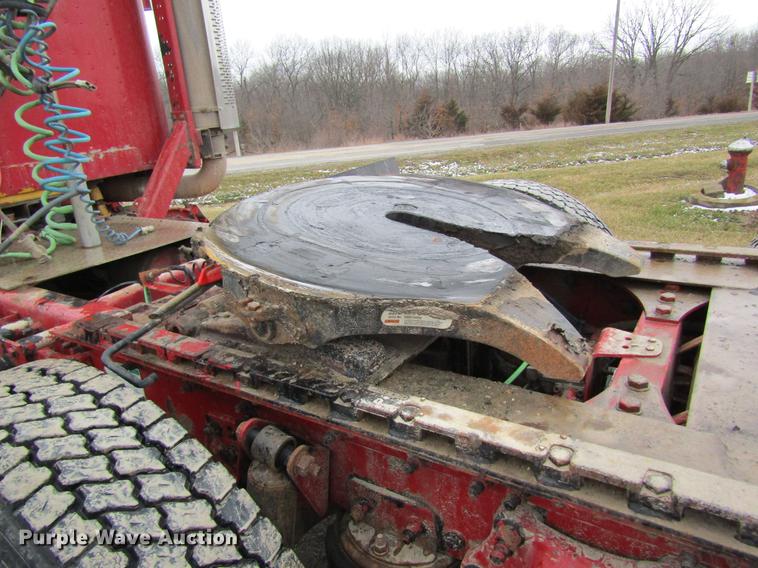 image for item DC4314 1998 Freightliner FLD120 semi truck