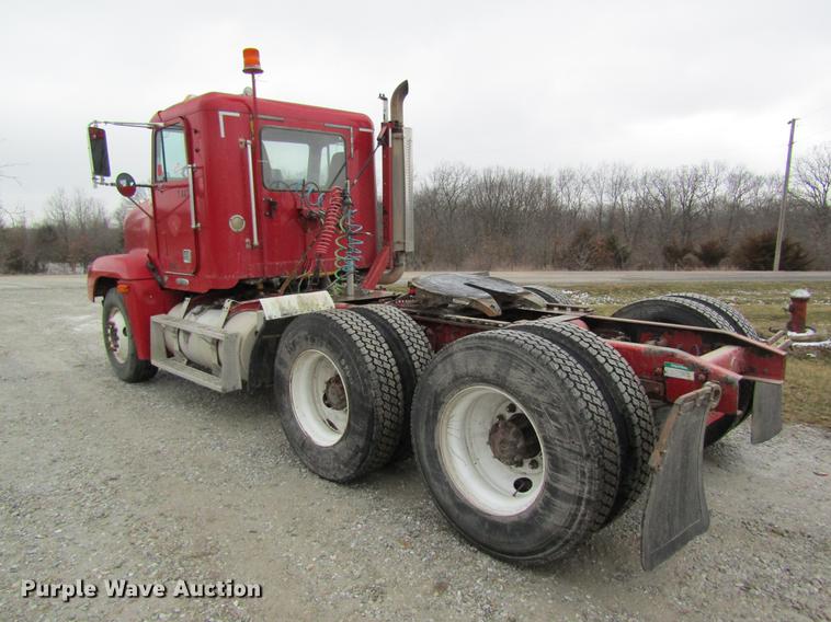 image for item DC4314 1998 Freightliner FLD120 semi truck