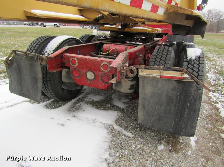 image for item DC4314 1998 Freightliner FLD120 semi truck