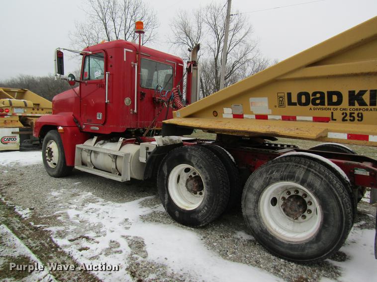 image for item DC4314 1998 Freightliner FLD120 semi truck