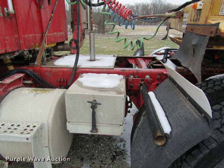 image for item DC4314 1998 Freightliner FLD120 semi truck