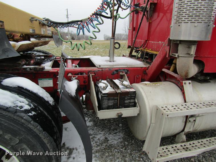 image for item DC4314 1998 Freightliner FLD120 semi truck