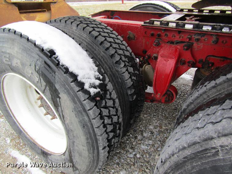 image for item DC4314 1998 Freightliner FLD120 semi truck