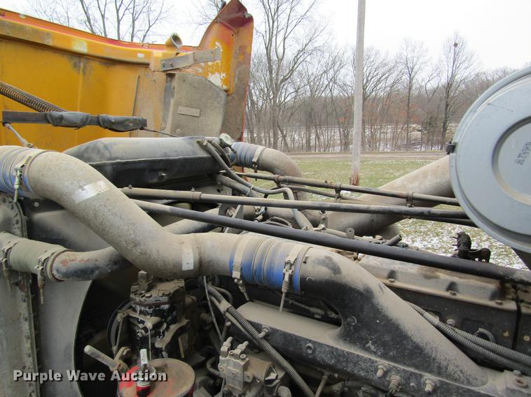 image for item DC4314 1998 Freightliner FLD120 semi truck