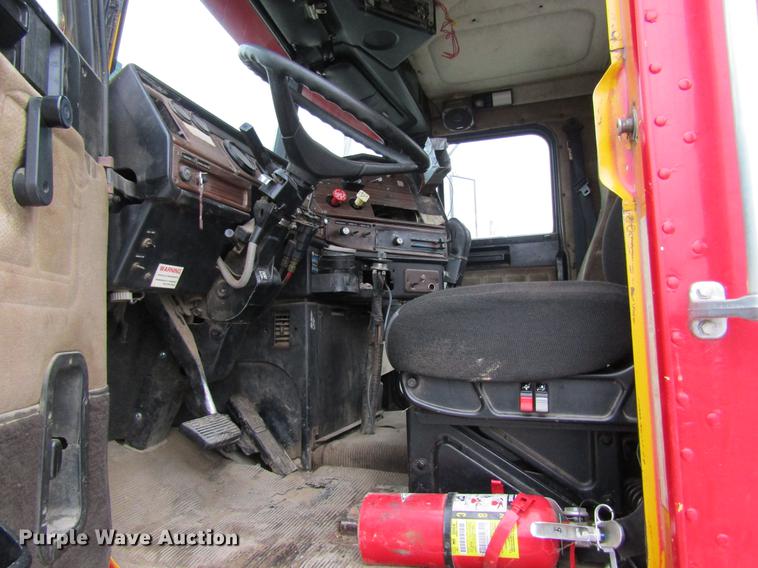 image for item DC4314 1998 Freightliner FLD120 semi truck