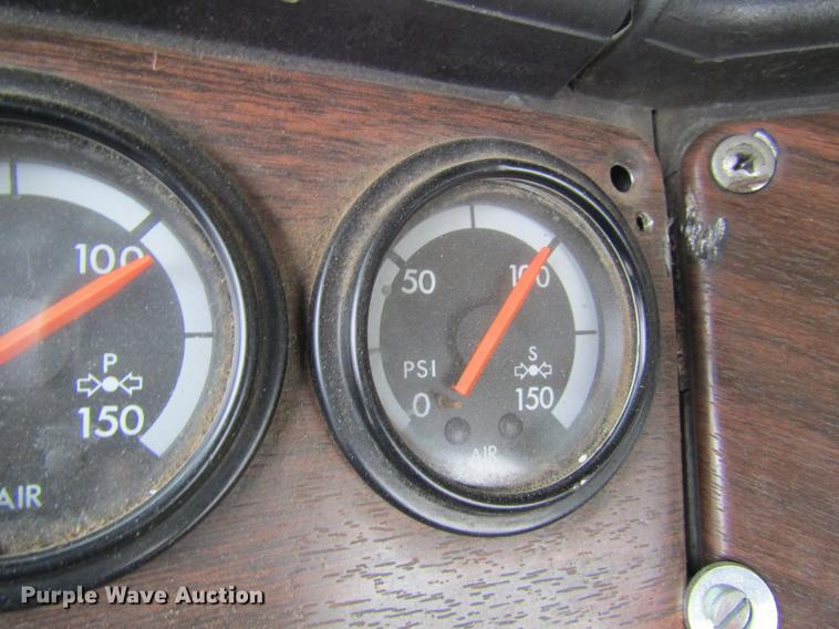 image for item DC4314 1998 Freightliner FLD120 semi truck