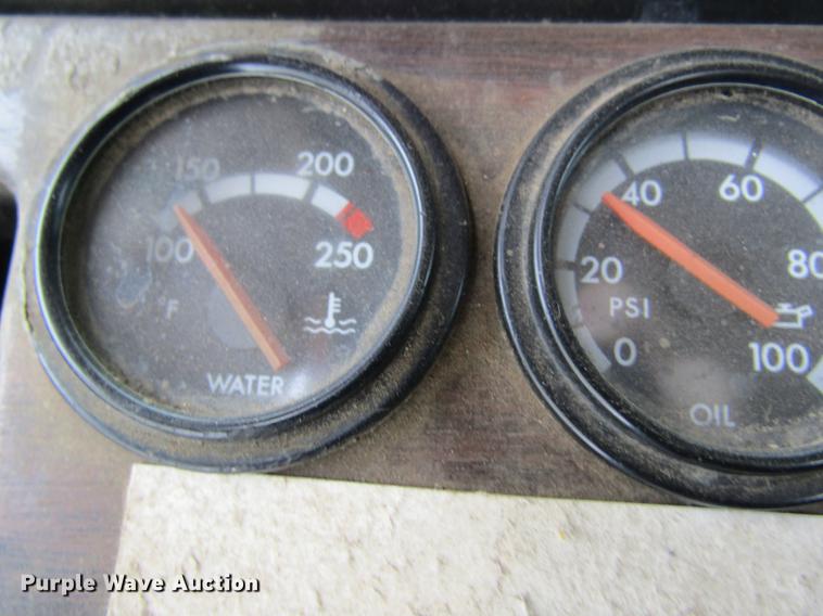 image for item DC4314 1998 Freightliner FLD120 semi truck