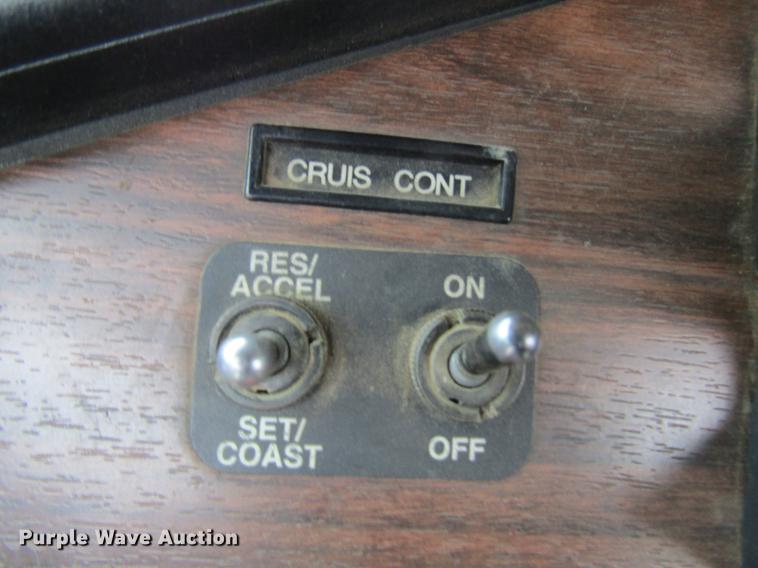 image for item DC4314 1998 Freightliner FLD120 semi truck