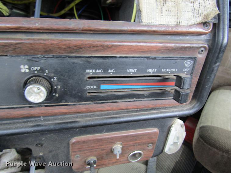 image for item DC4314 1998 Freightliner FLD120 semi truck