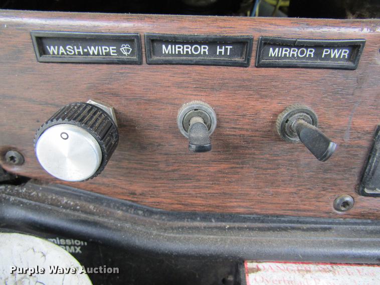 image for item DC4314 1998 Freightliner FLD120 semi truck