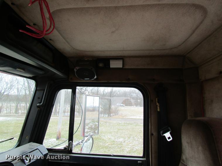 image for item DC4314 1998 Freightliner FLD120 semi truck