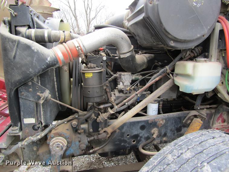 image for item DC4315 1997 International 8200 semi truck