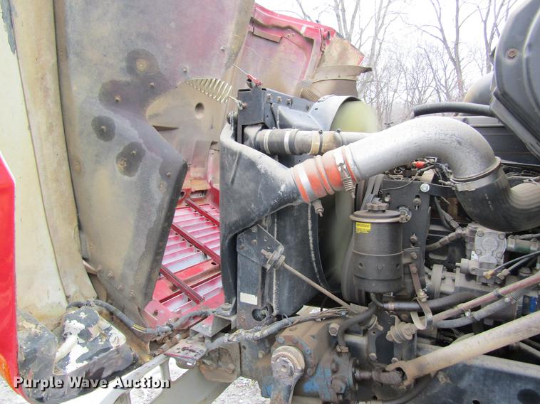 image for item DC4315 1997 International 8200 semi truck