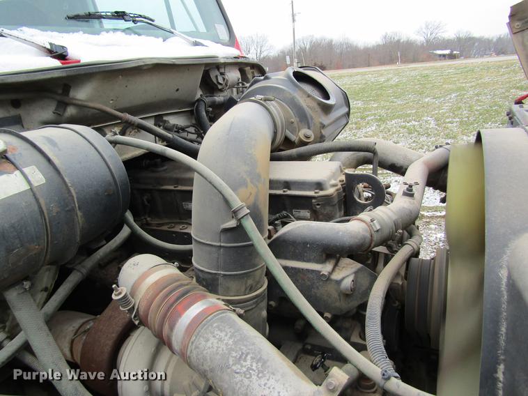 image for item DC4315 1997 International 8200 semi truck